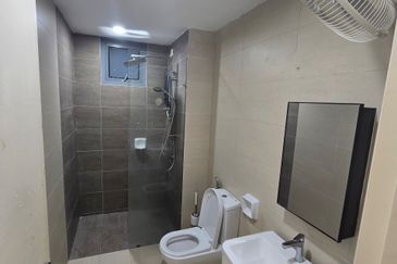 Gravit8 @ Klang South