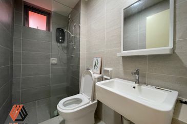 Gravit8 @ Klang South