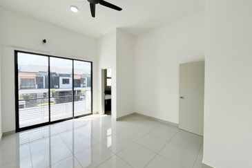 Robin @ Bandar Rimbayu