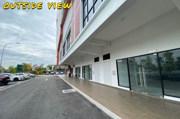 Quayside Shoppes, Amber Residence