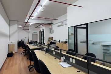 Quayside Shoppes, Amber Residence