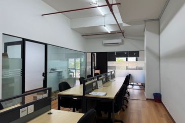 Quayside Shoppes, Amber Residence