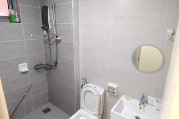 Adria Residence @ Gravit8