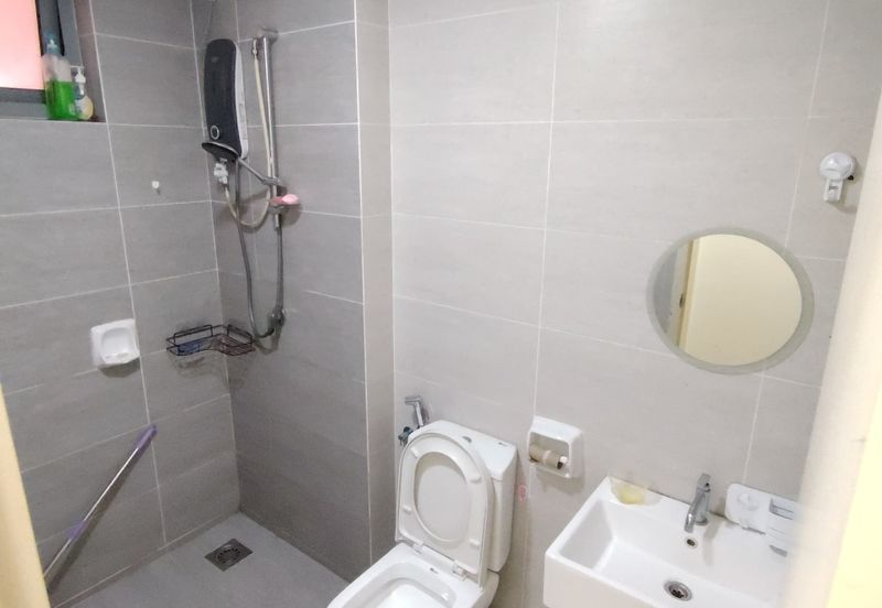 Adria Residence @ Gravit8