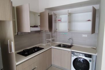 Adria Residence @ Gravit8