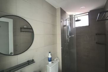 Gravit8 @ Klang South