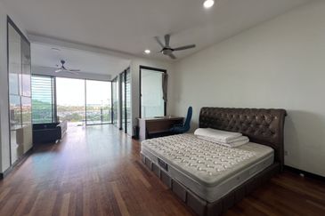 Duta Villa, Setia Alam