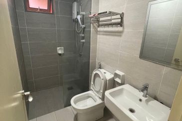 Gravit8 @ Klang South