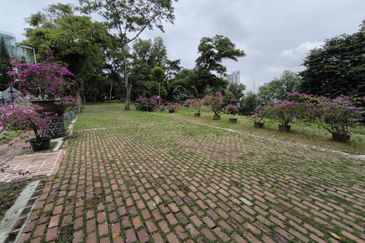 Freehold Bungalow Land @ Country Heights Damansara