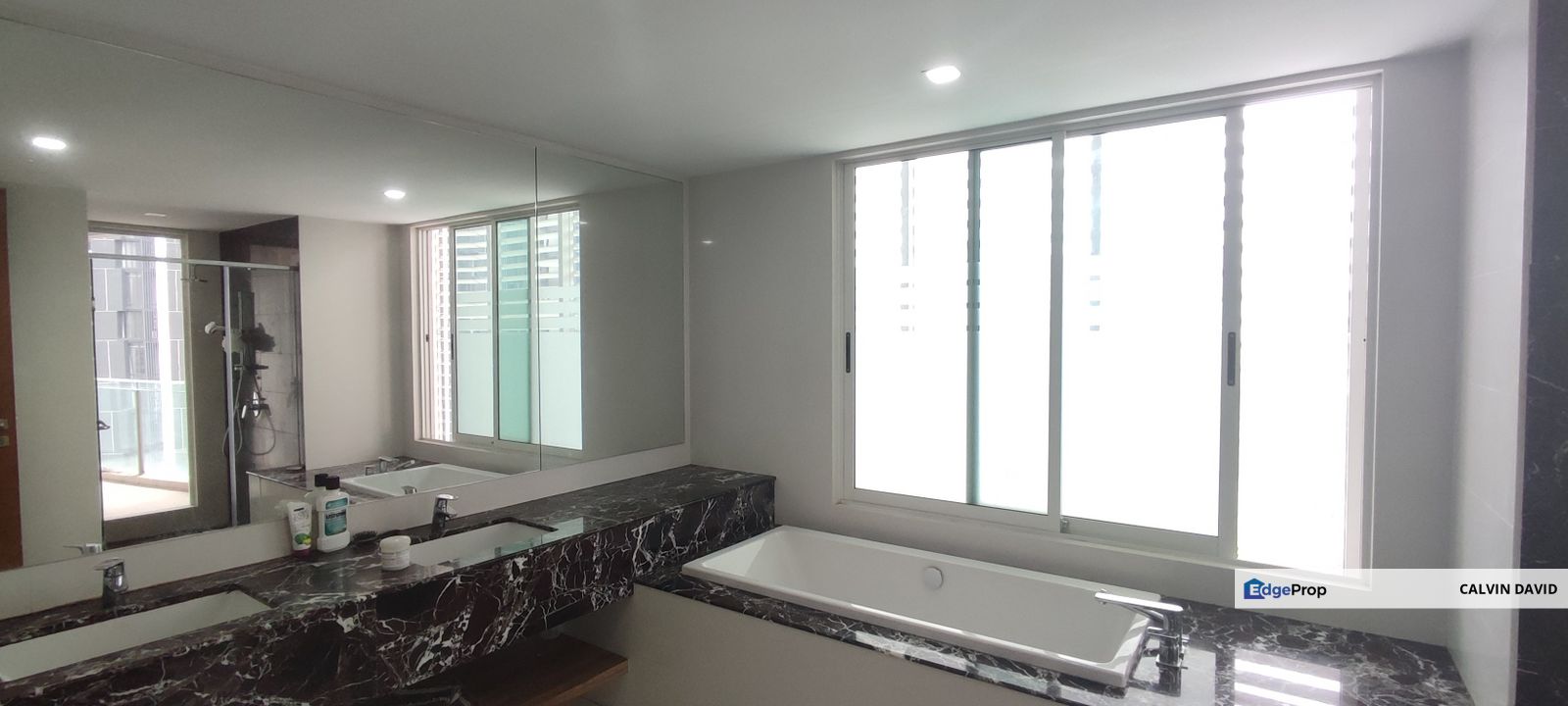 High floor with view to appreciate, move-in condition, Kuala Lumpur, Mont Kiara