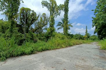 Industry Land For Sale At Slim River