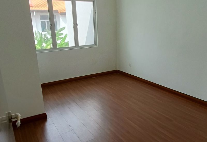 Double Storey End lot for sale at Bandar Bayuemas 