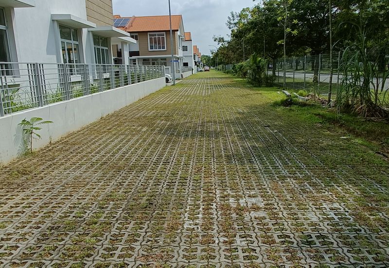 Double Storey End lot for sale at Bandar Bayuemas 