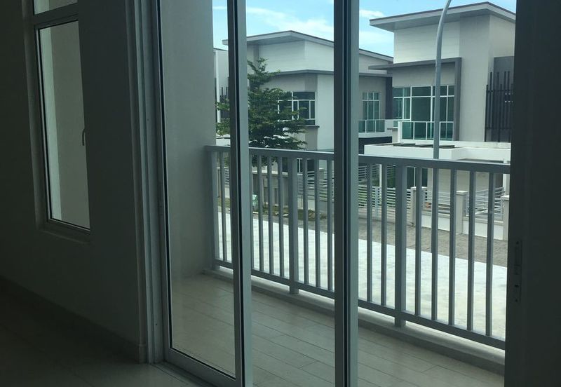 Semi D house for at Canary Garden Bdr Bestari 