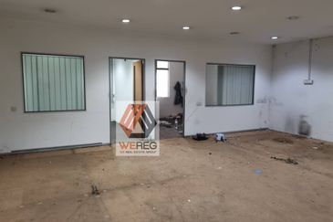 Light industry Warehouse For Sale at Pandamaran 