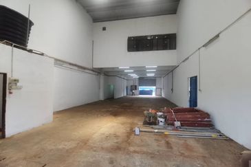 Light industry Warehouse For Sale at Pandamaran 