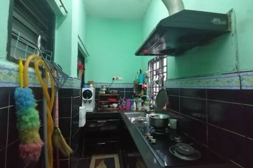 Double Storey house for sale at tepi sungai klang 