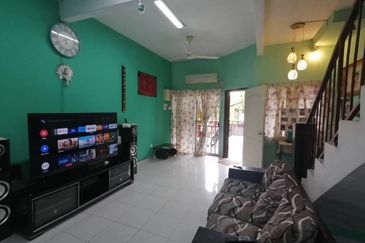Double Storey house for sale at tepi sungai klang 