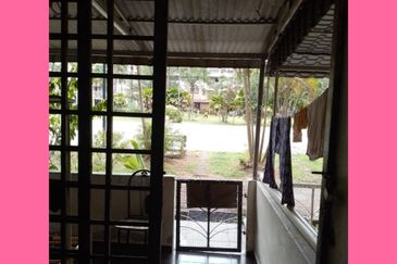 Vista Indah Putra Apartment for sale at Taman Bayu klang