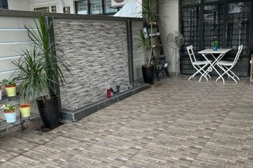 Double Storey house for sale at Bandar bukit raja klang