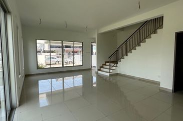 New Double Storey end lot for sale at Bandar bayuemas klang