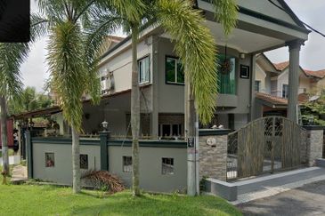 Double Storey Conner lot for sale at Bandar Putra klang