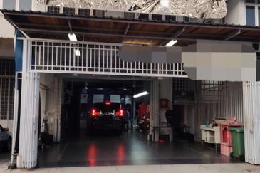 Light industry for sale at Pandamaran 