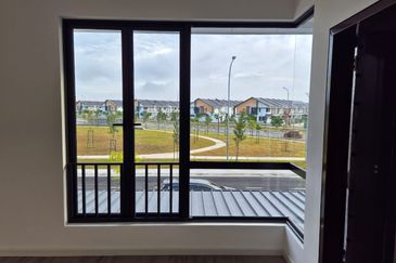 Double Storey house for sale at Bandar bukit raja klang