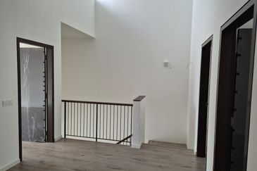 Double Storey house for sale at Bandar bukit raja klang