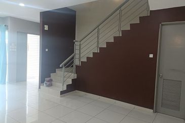 Double Storey End lot for Rental at Taman Plumeria Jenjarom banting 