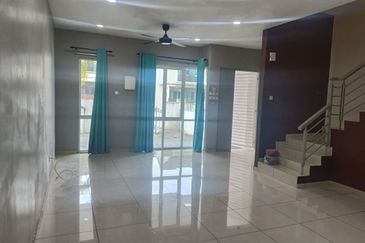 Double Storey End lot for Rental at Taman Plumeria Jenjarom banting 