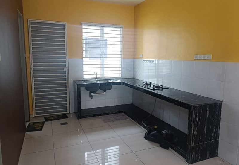 Double Storey End lot for Rental at Taman Plumeria Jenjarom banting 