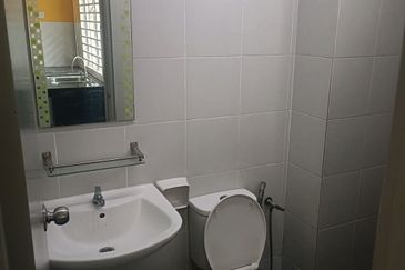 Double Storey End lot for Rental at Taman Plumeria Jenjarom banting 