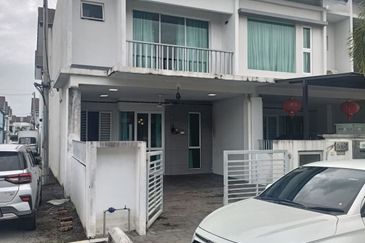 Double Storey End lot for Rental at Taman Plumeria Jenjarom banting 