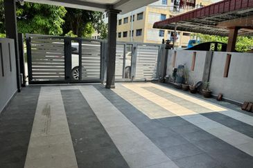 Double Storey house for sale at Taman sejati klang 