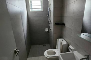 Gravit8 @ Klang South