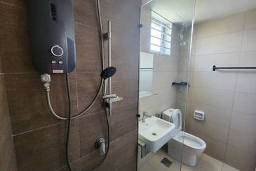 Gravit8 @ Klang South