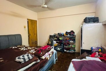 Shop lot apartment for sale at bukit tinggi klang 