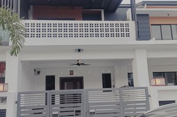 Double Storey house for sale Robin Rimbayu Telok Panglima Garang 
