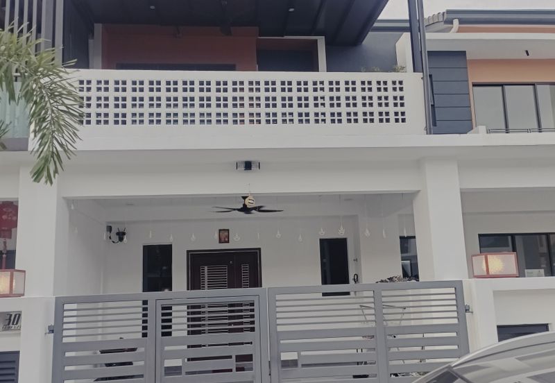 Double Storey house for sale Robin Rimbayu Telok Panglima Garang 