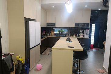 Double Storey house for sale Robin Rimbayu Telok Panglima Garang 