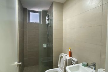 Adria Residence @ Gravit8