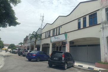 Double Storey Shop lot For Sale at Klang 