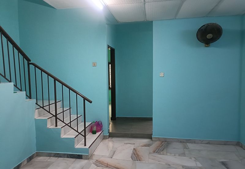 Double Storey house for Rental at klang