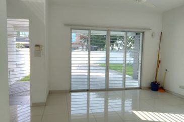 Double Storey Semi D Cluster for Sale at Bandar Parkland Klang