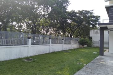 Double Storey Semi D Cluster for Sale at Bandar Parkland Klang