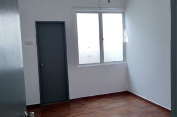 Double Storey Semi D Cluster for Sale at Bandar Parkland Klang