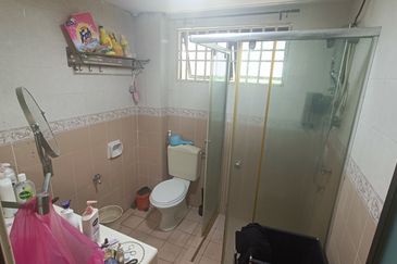 Double Storey house for sale at Damai Perdana Cheras 