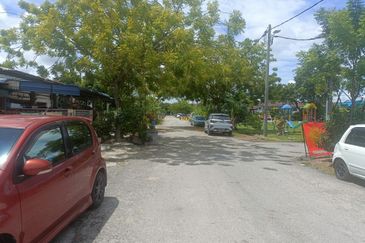 Single Story house for sale at Taman Dato hormat Telok Panglima Garang 