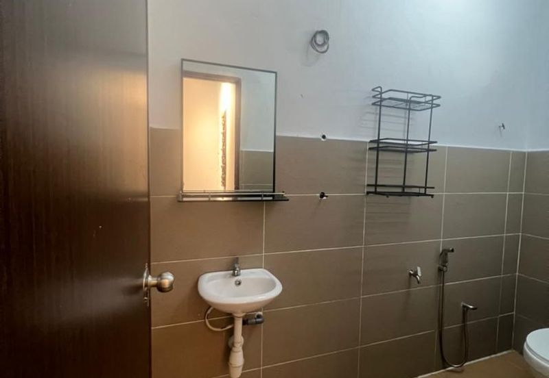 Double Storey Conner Lot for sale at Taman Sri andalas klang